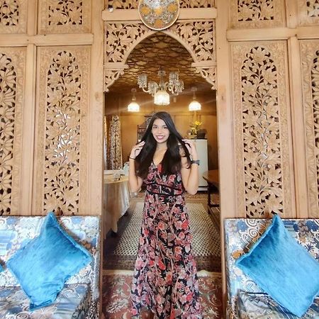 Hotel Exotic Young Shreen Houseboat Srīnagar Esterno foto