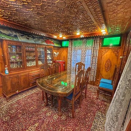 Hotel Exotic Young Shreen Houseboat Srīnagar Esterno foto