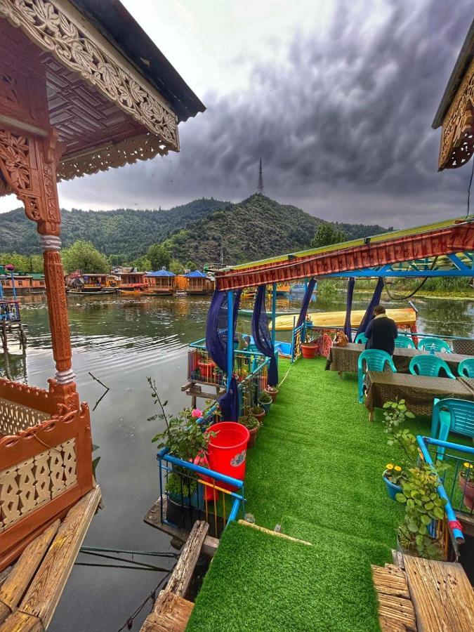 Hotel Exotic Young Shreen Houseboat Srīnagar Esterno foto