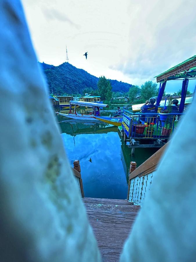 Hotel Exotic Young Shreen Houseboat Srīnagar Esterno foto