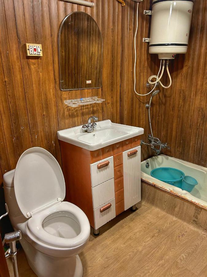 Hotel Exotic Young Shreen Houseboat Srīnagar Esterno foto