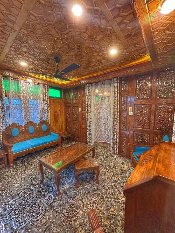 Hotel Exotic Young Shreen Houseboat Srīnagar Esterno foto