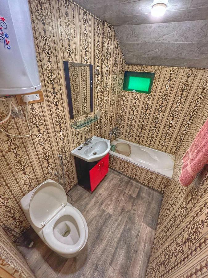 Hotel Exotic Young Shreen Houseboat Srīnagar Esterno foto